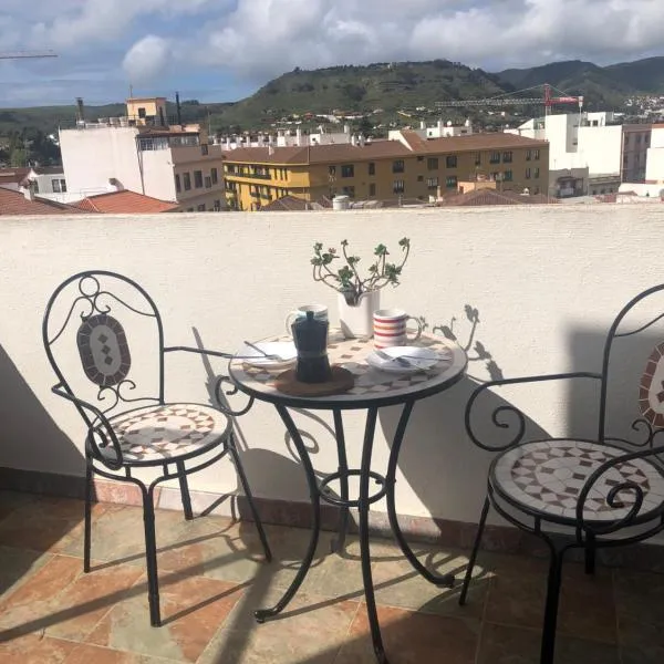 Atico La Laguna con terraza y vistas, hotel in La Laguna