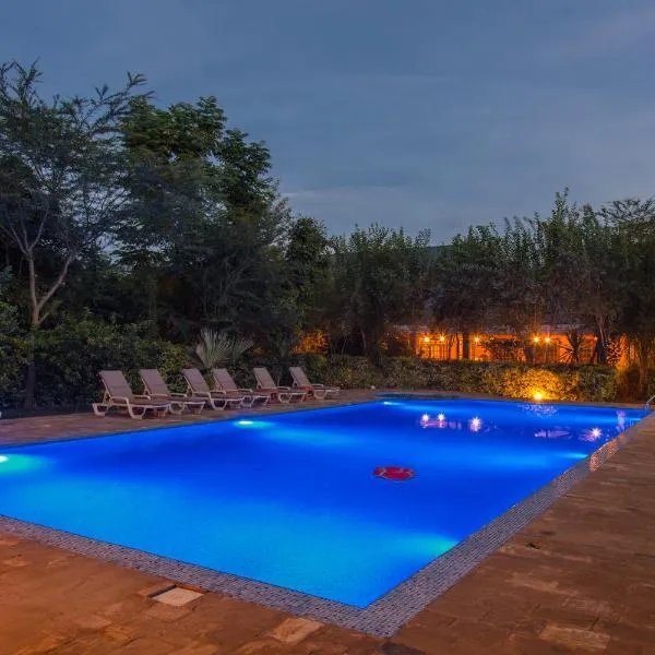 Airport Planet Lodge, hotel in Kingori