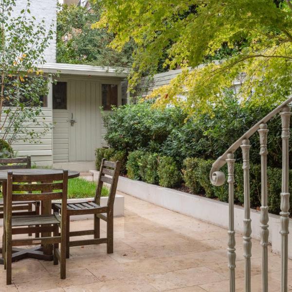 ALTIDO Elegant 3-bed flat with private garden in Notting Hill, West London