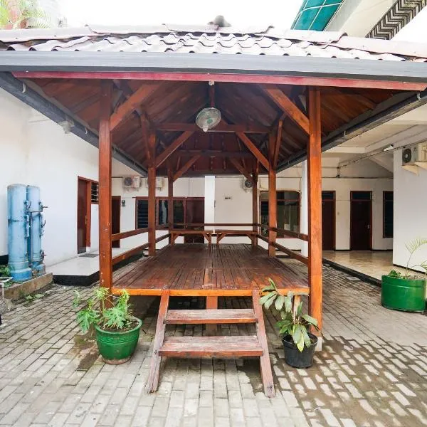 Merapi Inn Syariah by ecommerceloka, hotel in Surabaya