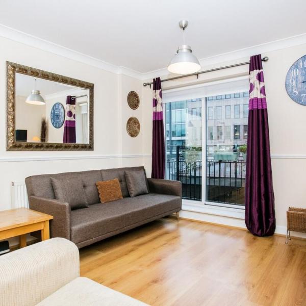 1 Bedroom Apartment on The Riverbank Near St Paul's