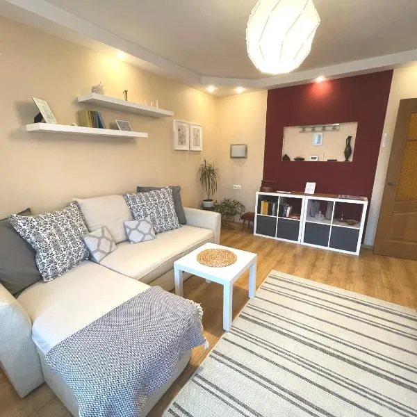 Cosy Home Apartment Lielvardes, free parking, self check-in, hôtel à Riga