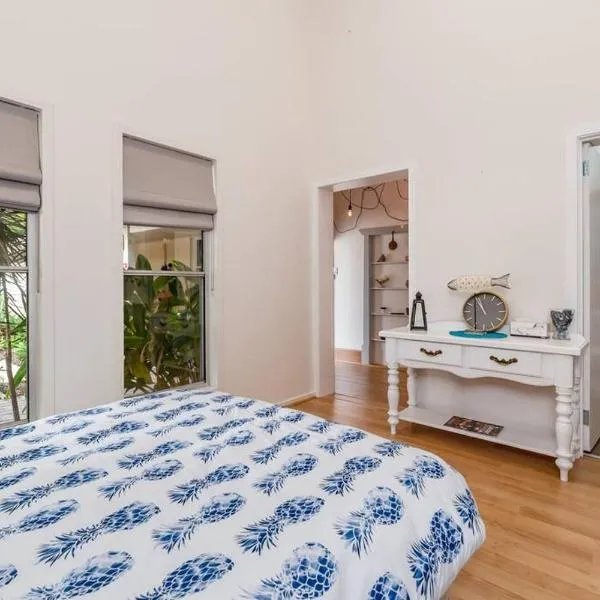 Gawler Townhouses 1C , 1 Queen bed, hotel in Gawler