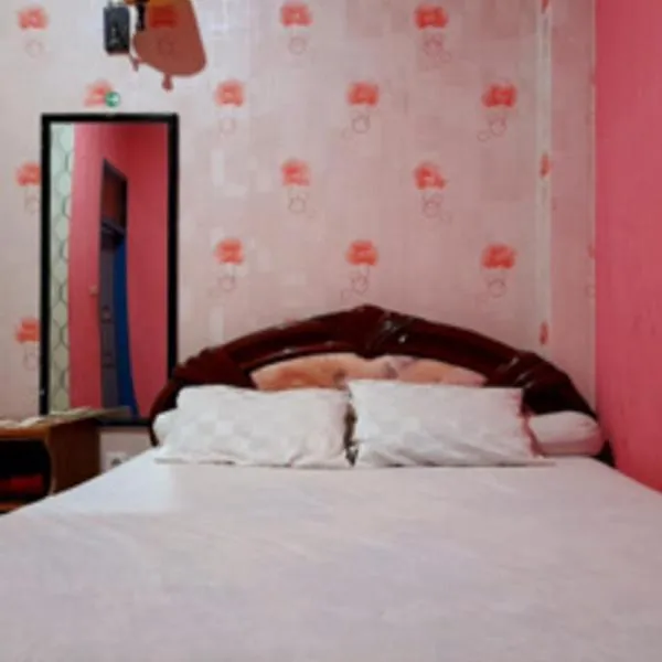 Hotel Rosichan Bau Bau Mitra RedDoorz, hotell i Baubau