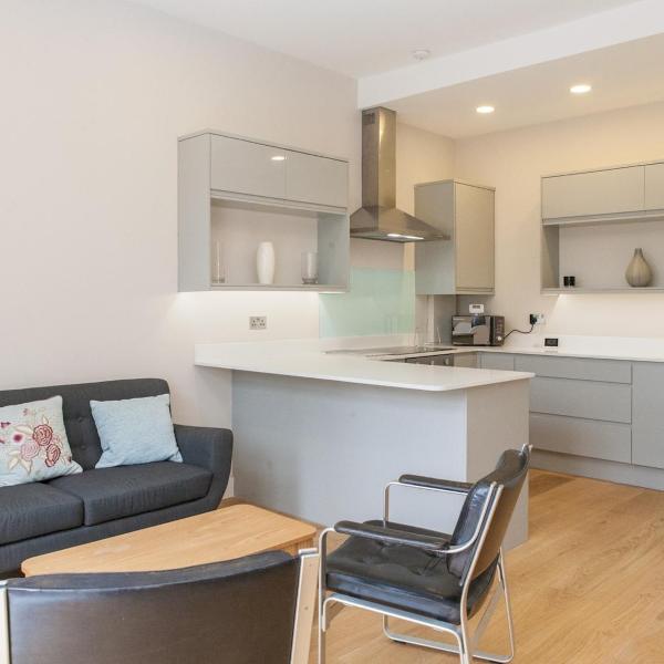 Pass the Keys - Spacious flat with private Sun Terrace in South East London