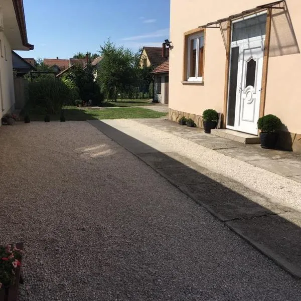 Adél Apartman, ξενοδοχείο σε Sárvár