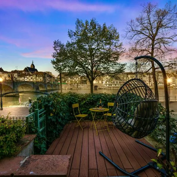 True Basel - Zentral I Terrasse mit Rheinblick, hotel in Basel