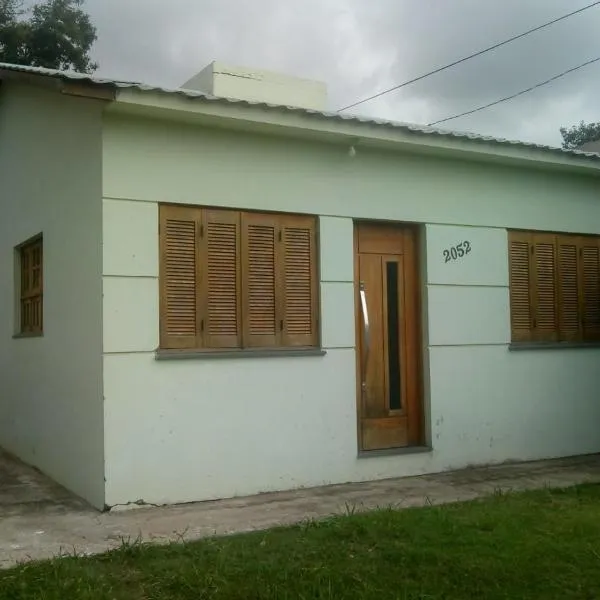 Pousada ideal -casa 3 nos fundos, hotel in Uruguaiana
