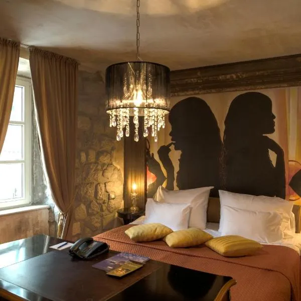 Boutique Hotel Astoria, hotel din Kotor