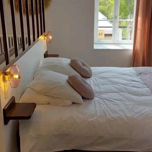 이수아르에 위치한 호텔 auberge le petit mas