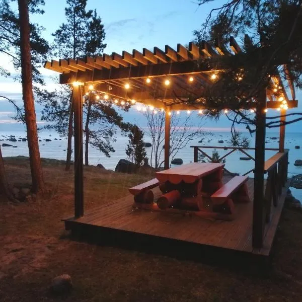 Karineeme Holiday House, hotel din Mahu