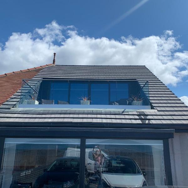Beach View Apartment with balcony and sea view - pet friendly