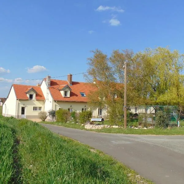 Maison de vacances Sol & Piper, Hotel in Gombergean