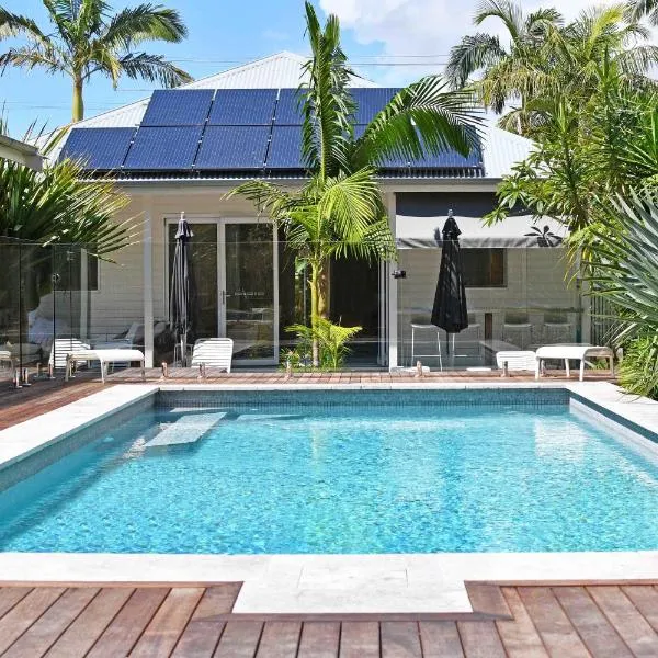Byron Palms Guesthouse & Spa - Adults Only, hotel in Byron Bay