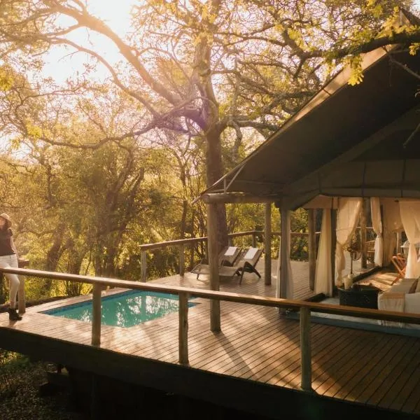Rhino Sands Safari Camp، فندق في Manyoni Private Game Reserve