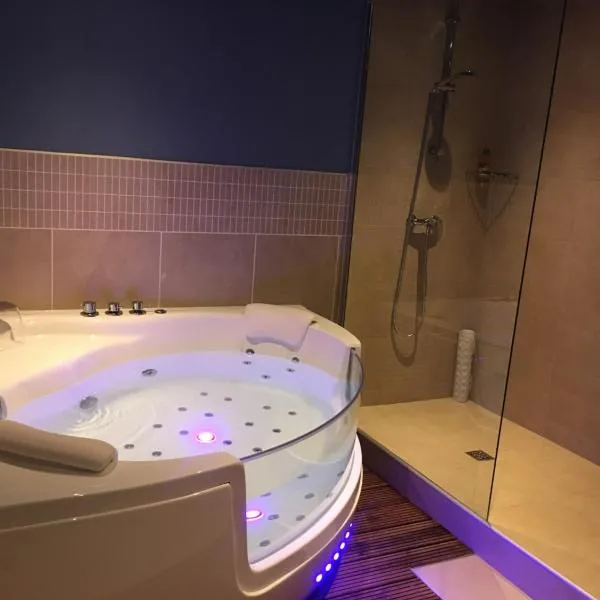 Hôtel des Argousiers โรงแรมในอ็องเบลอเติซ