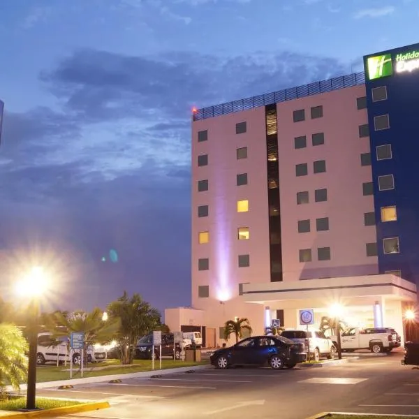 Holiday Inn Express Mérida by IHG, hotel v destinaci Mérida