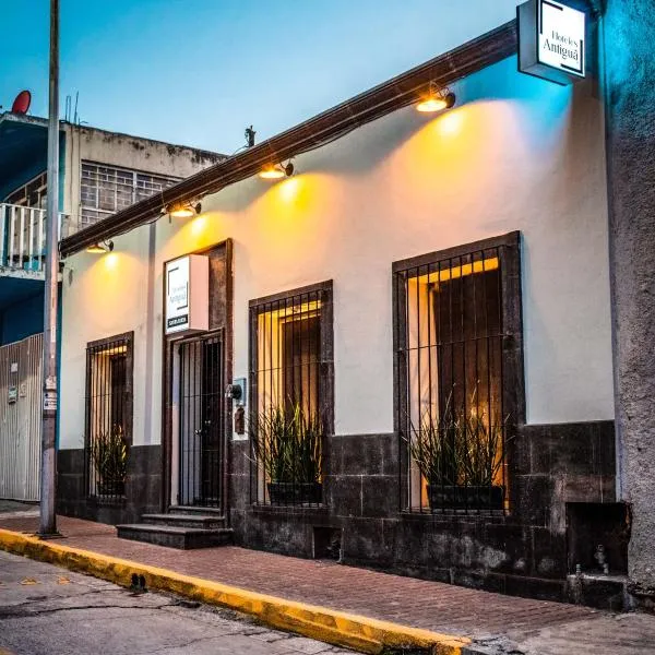 Hoteles ANTIGUA - SANTA LUCIA MTY，位于蒙特雷的酒店