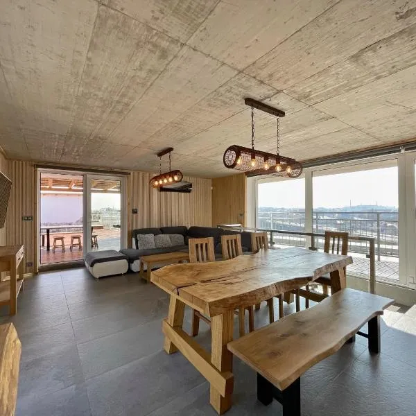 Magic Apartment centre mezonet, hotel in Plzeň