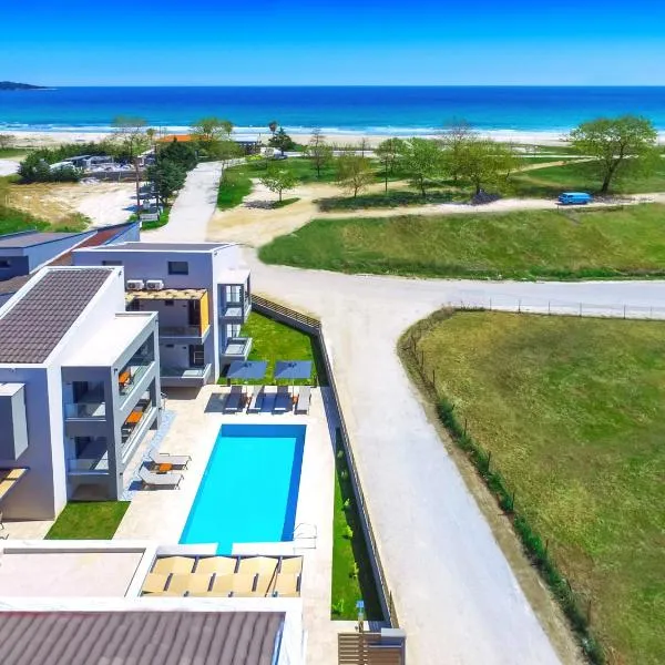 Perla Beach, hotel v destinaci Chrysi Ammoudia