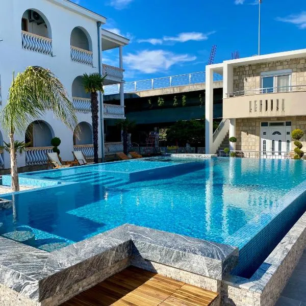 Blue Star Apartments, hotel v destinaci Ulcinj