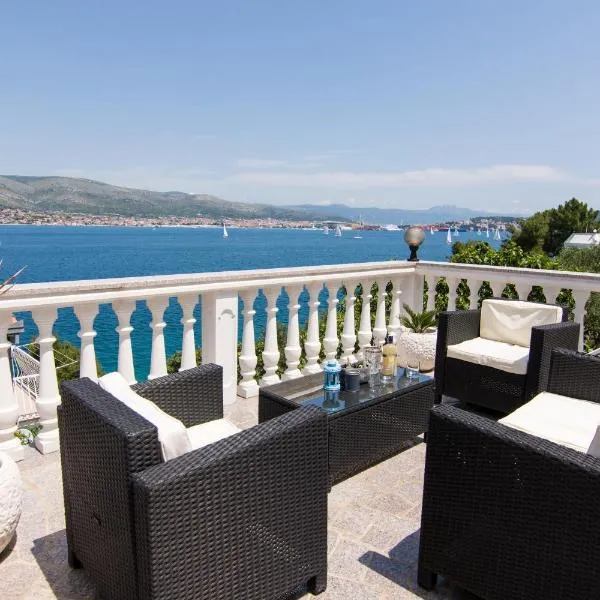 Apartmani Mlačić, hotelli Donji Okrugissa