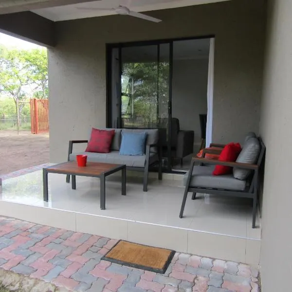 Pafuri Gate Guesthouse, hotel i Mabiligwe