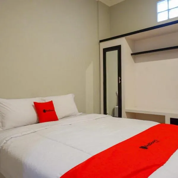RedDoorz Plus near Jogja City Mall 5, hotel a Yogyakarta