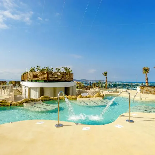 Luxury Ocean Spa Plaza Private Large 1 bed apartment, hotel u gradu Gibraltar