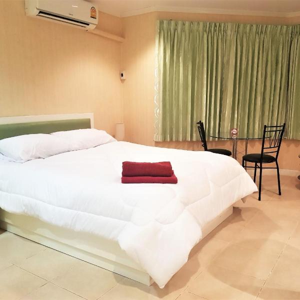 Thip condotel Jomtien studio apartment on soi 7