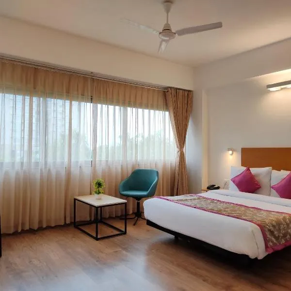 Kanak Beacon Hotel - Ashram Road Ahmedabad，位于艾哈迈达巴德的酒店