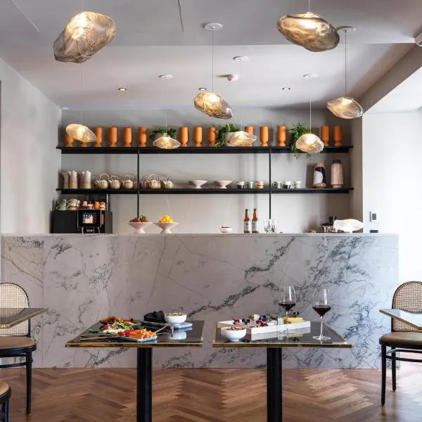 Hébé Hotel，位于安锡的酒店