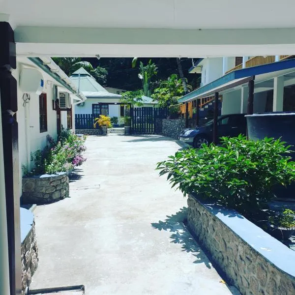 Chalets Des Vacances, khách sạn ở Takamaka