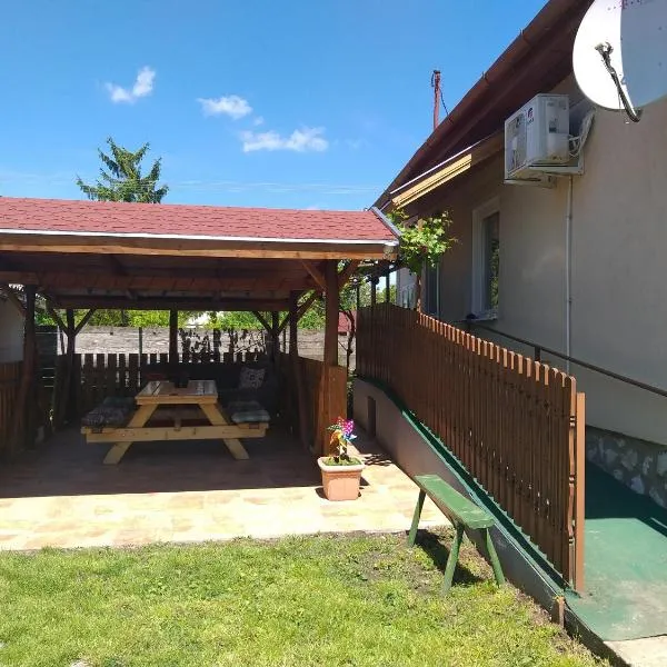 Otelló Nyaraló, hotel in Poroszló