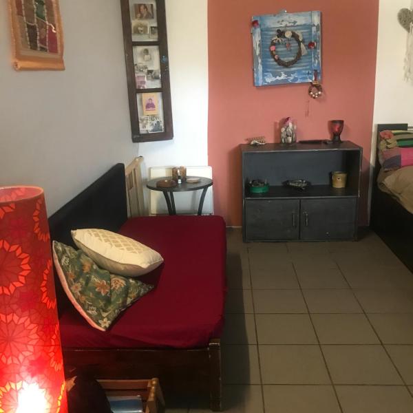 Cozy Studio 10 min by foot from metro Acropolis