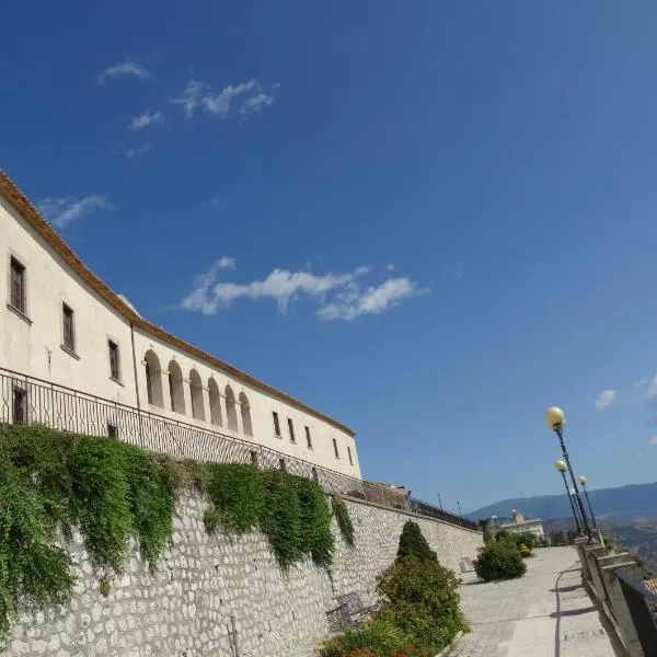 Palazzo Sant'Anna, hotel v destinaci Gerace