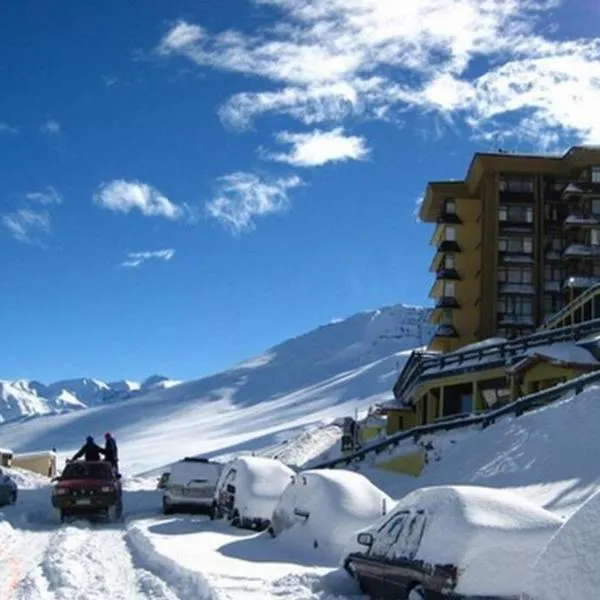 SKI In/Out Monteblanco El Colorado, hotel in Santiago