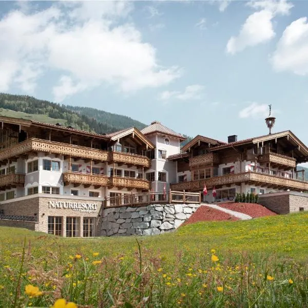 Naturresort Senningerhof, hotel in Bramberg am Wildkogel
