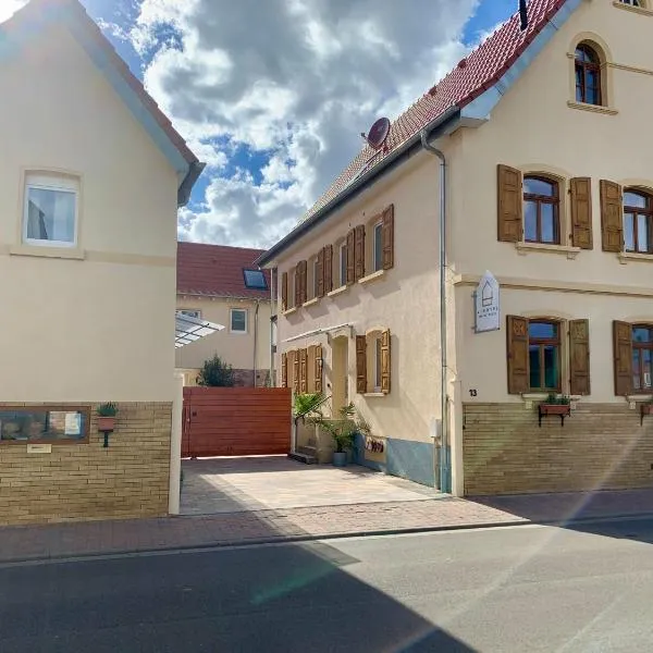 Vinotel Weinstrasse, hotel v destinaci Herxheim am Berg