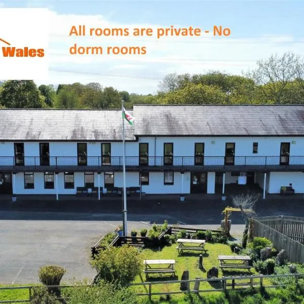 Basecamp Wales, hotel Llanllyfniben