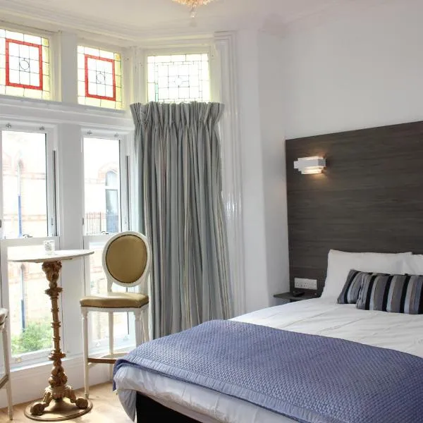 Grosvenor House - onsite free parking, hotel in Ilfracombe