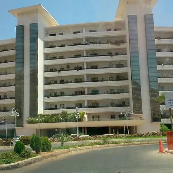 Marina Agadir appartement standing 90m2 + piscine, hotel din Agadir