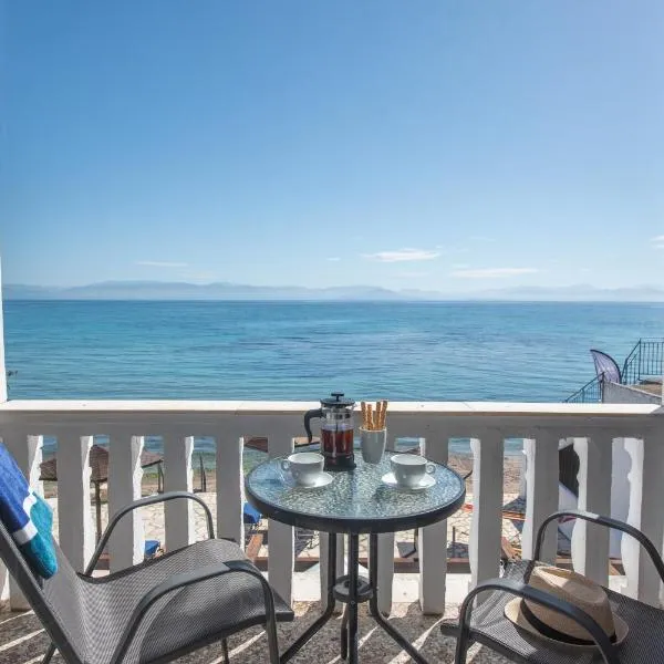 Galini Beach Studios and Penthouse, hotel v destinaci Mesongi