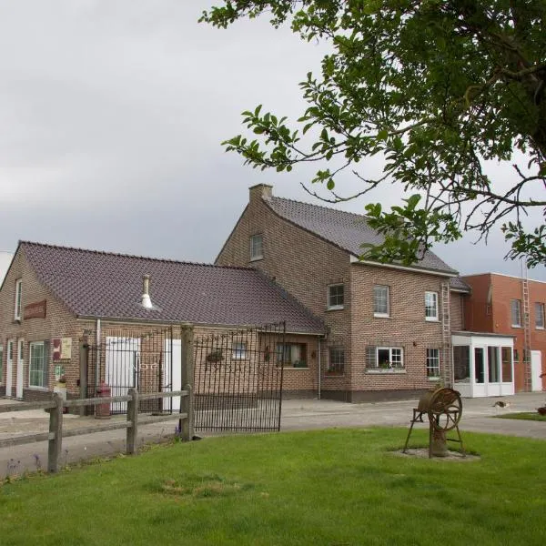 Breeden Steeger Hoeve, hotel u gradu 'Lichtervelde'