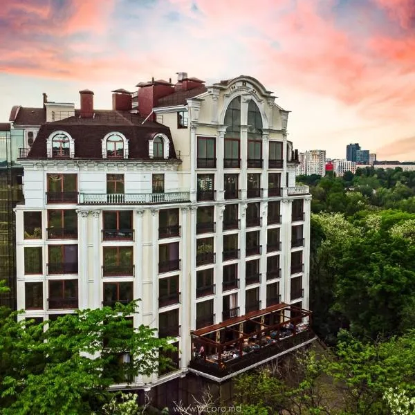 Time Hotel&SPA，奇西瑙的飯店