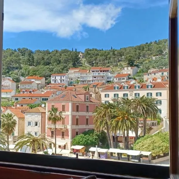 Apartment Lilly with Amazing City View, hotel in Hvar