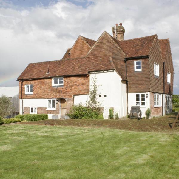 Church Farmhouse, Surrey, Sleeps 10, Large Garden