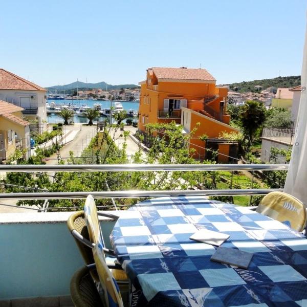 Apartment in Kukljica with sea view, terrace, air conditioning, Wi-Fi (4567-2)