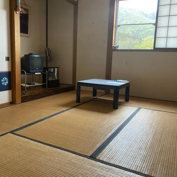 Guest House Shiroikiseki, hotel di Toyama