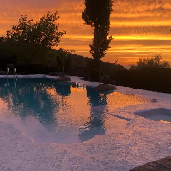 Cabañas De Madera Y Bungalows - Gilmañas 3、ラ・イルエラのホテル